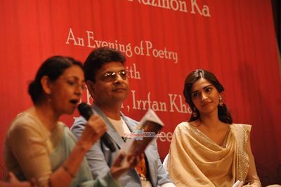 Sonam Kapoor, Deepti Naval, Farah Khan and Irrfan Khan at a Book Launch