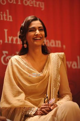 Sonam Kapoor, Deepti Naval, Farah Khan and Irrfan Khan at a Book Launch