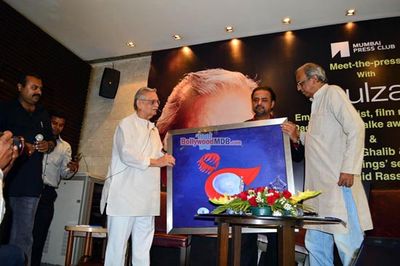 Gulzar launches Ghalib & Gulzar - a painting series by artist Shahid Rassam
