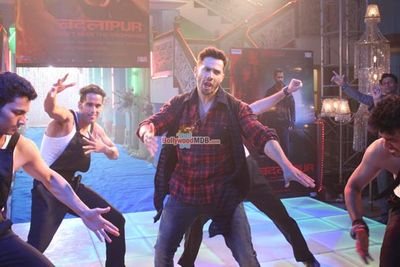 Varun Dhawan promotes film 'Badlapur' on TV Series CID sets