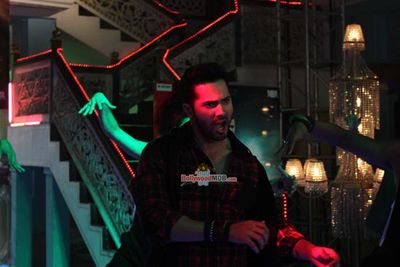 Varun Dhawan promotes film 'Badlapur' on TV Series CID sets