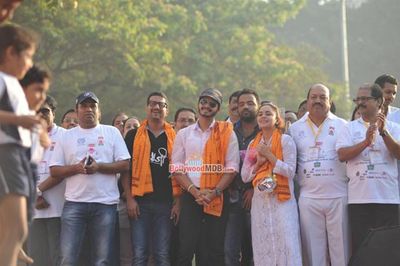 Celebrities at the Little Hearts Marathon, 2015 in Mumbai