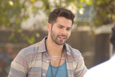 Varun Dhawan and Nawazuddin Siddiqui promote 'Badlapur' on Savdhaan India TV Show