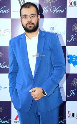 Shilpi Sharma among other Bolly Celebs at the launch of a Designer Ji-Vani store