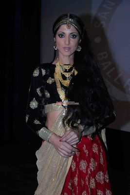 Jesse Randhawa and Varsha Usgaonkar perform with Sandip Soparkar at a dance performance