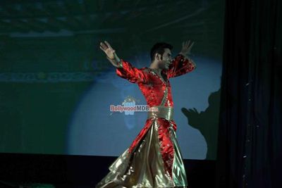 Jesse Randhawa and Varsha Usgaonkar perform with Sandip Soparkar at a dance performance