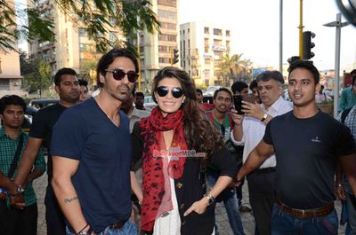 Jacqueline Fernandez and Arjun Rampal promote film 'Roy' at Reliance Digital