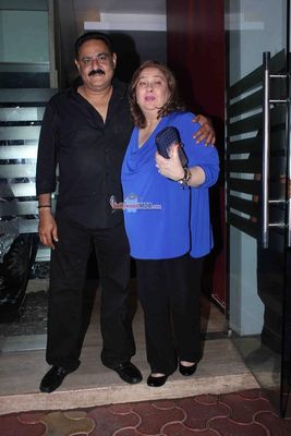 Kareena Kapoor, Saif Ali Khan, Karisma Kapoor, Rishi Kapoor, Neetu Kapoor at Randhir Kapoor's 68th birthday celebrations