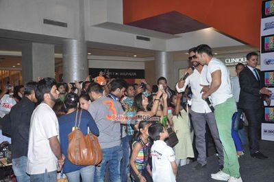 Varun Dhawan and Yami Gautam promote film 'Badlapur'