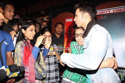 Varun Dhawan interacts with fans and promotes his film 'Badlapur'