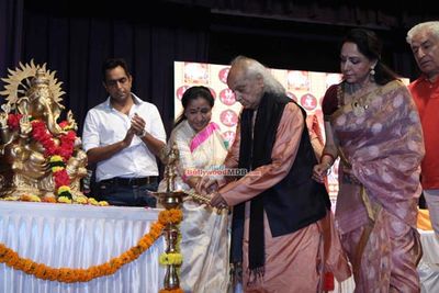 Hema Malini, Asha Bhosle, Pandit Jasraj at a devotional Album and Book Launch