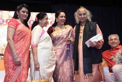 Hema Malini, Asha Bhosle, Pandit Jasraj at a devotional Album and Book Launch