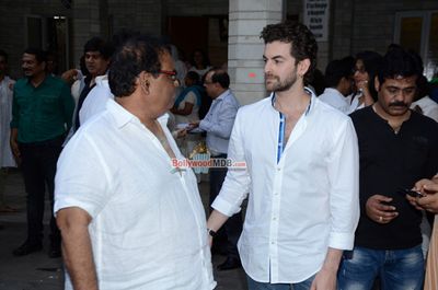 Kangana Ranaut, Neil Nitin Mukesh among Bollywood celebs at condolence meet of Madhur Bhandarkar's Mother