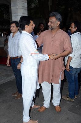 Kangana Ranaut, Neil Nitin Mukesh among Bollywood celebs at condolence meet of Madhur Bhandarkar's Mother