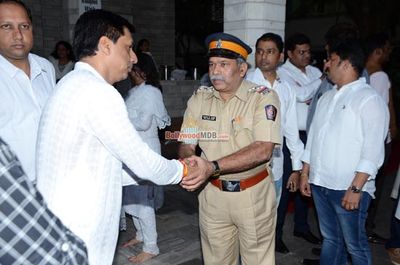 Kangana Ranaut, Neil Nitin Mukesh among Bollywood celebs at condolence meet of Madhur Bhandarkar's Mother