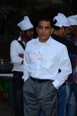 Kangana Ranaut, Neil Nitin Mukesh among Bollywood celebs at condolence meet of Madhur Bhandarkar's Mother