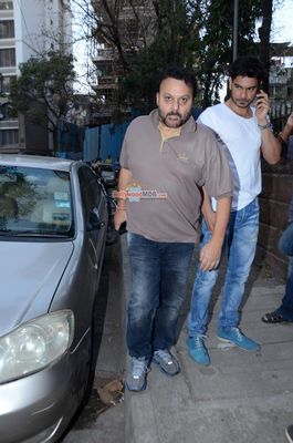Kangana Ranaut, Neil Nitin Mukesh among Bollywood celebs at condolence meet of Madhur Bhandarkar's Mother