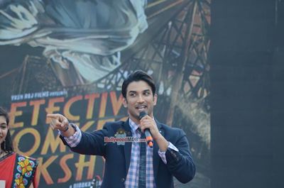 Sushant Singh Rajput at film 'Detective Byomkesh Bakshy!' inspired fashion show at Somaiya College