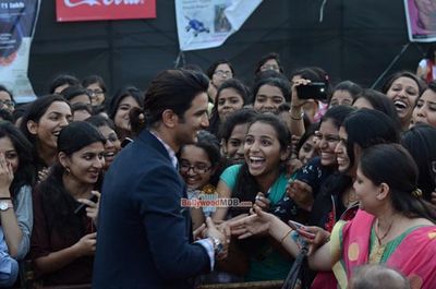 Sushant Singh Rajput at film 'Detective Byomkesh Bakshy!' inspired fashion show at Somaiya College