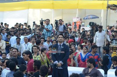 Sushant Singh Rajput at film 'Detective Byomkesh Bakshy!' inspired fashion show at Somaiya College