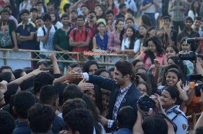 Sushant Singh Rajput at film 'Detective Byomkesh Bakshy!' inspired fashion show at Somaiya College