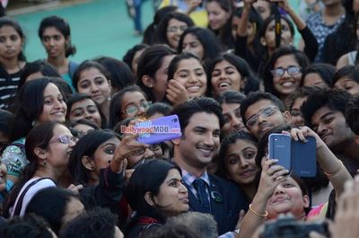 Sushant Singh Rajput at film 'Detective Byomkesh Bakshy!' inspired fashion show at Somaiya College