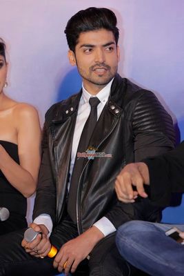 Ali Fazal, Gurmeet Choudhary, Sapna Pabbi, Vikram Bhatt, Mahesh Bhatt at the launch of song 'Bheeg loon' from 'Khamoshiyan'