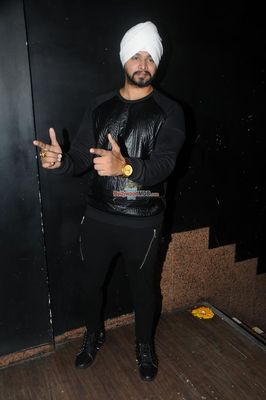 Bolly Celebs at Kamaal Rashid Khan's (KRK) birthday party