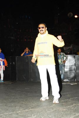The Standard Chartered Mumbai Marathon 2015 witnesses the presence of many Bollywood Celebrities