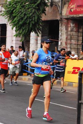 The Standard Chartered Mumbai Marathon 2015 witnesses the presence of many Bollywood Celebrities