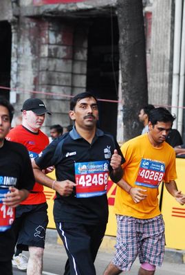 The Standard Chartered Mumbai Marathon 2015 witnesses the presence of many Bollywood Celebrities