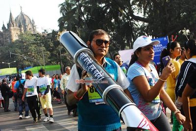 The Standard Chartered Mumbai Marathon 2015 witnesses the presence of many Bollywood Celebrities