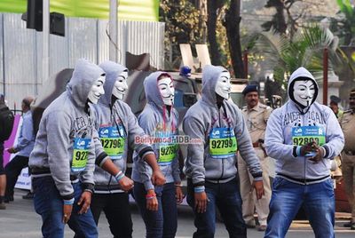 The Standard Chartered Mumbai Marathon 2015 witnesses the presence of many Bollywood Celebrities