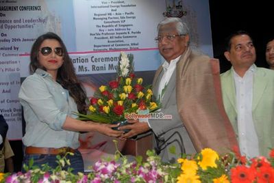 Mumbai University felicitates Rani Mukherjee and Prem Chopra