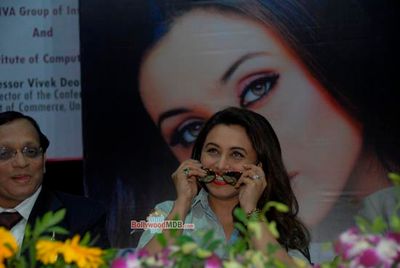 Mumbai University felicitates Rani Mukherjee and Prem Chopra