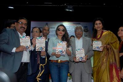 Mumbai University felicitates Rani Mukherjee and Prem Chopra