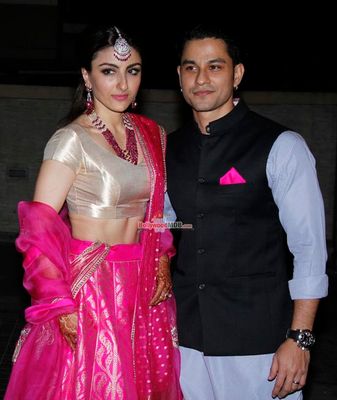 Bolly Celebs at Soha Ali Khan & Kunal Khemu's wedding party