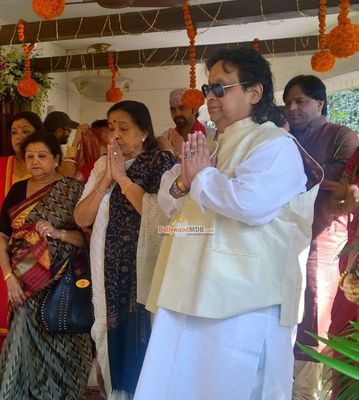 Bollywood Celebs at Bappi Lahiri's Saraswati Puja at his residence