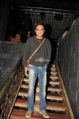 Actor Shreyas Talpade celebrates birthday with the cast of his Marathi superhero film!