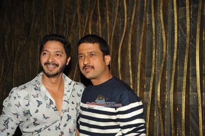 Actor Shreyas Talpade celebrates birthday with the cast of his Marathi superhero film!