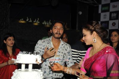 Actor Shreyas Talpade celebrates birthday with the cast of his Marathi superhero film!