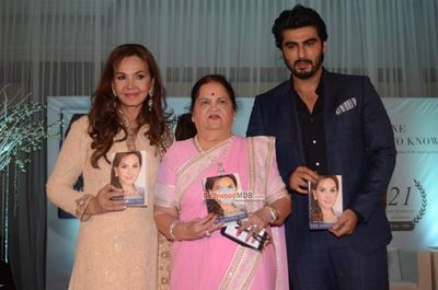 Arjun Kapoor, Juhi Chawla, Lisa Hayden, Diana Hayden, Lisa Ray, Malaika Arora Khan at a Book Launch