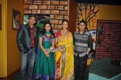Bollywood celebs at the success celebration of Rajesh Puri's  play 'Sab Golmaal Hai'