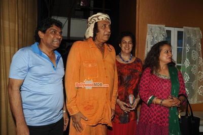 Bollywood celebs at the success celebration of Rajesh Puri's  play 'Sab Golmaal Hai'