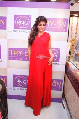 Raveena Tandon at the Re-launch of E-commerce Website of P.N. Gadgil Jewellers Pvt. Ltd.