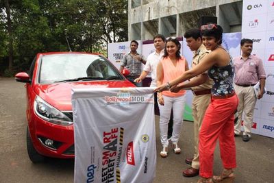 Mandira Bedi flags off the Street Smart-Street Safe Women Safety drive in Mumbai