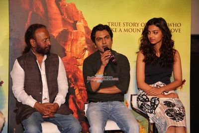 Nawazuddin Siddiqui, Radhika Apte and Ketan Mehta at the Trailer Launch of 'Manjhi The Mountain Man'