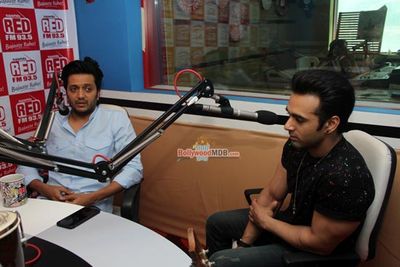 Pulkit Samrat & Riteish Deshmukh at Red FM Studios for Promoting 'Bangistan'