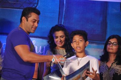 Salman Khan with father Salim Khan at a special book launch of film 'Bajrangi Bhaijaan'