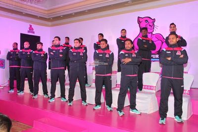 Abhishek Bachchan with his team members at the Press Meet of Jaipur Pink Panthar